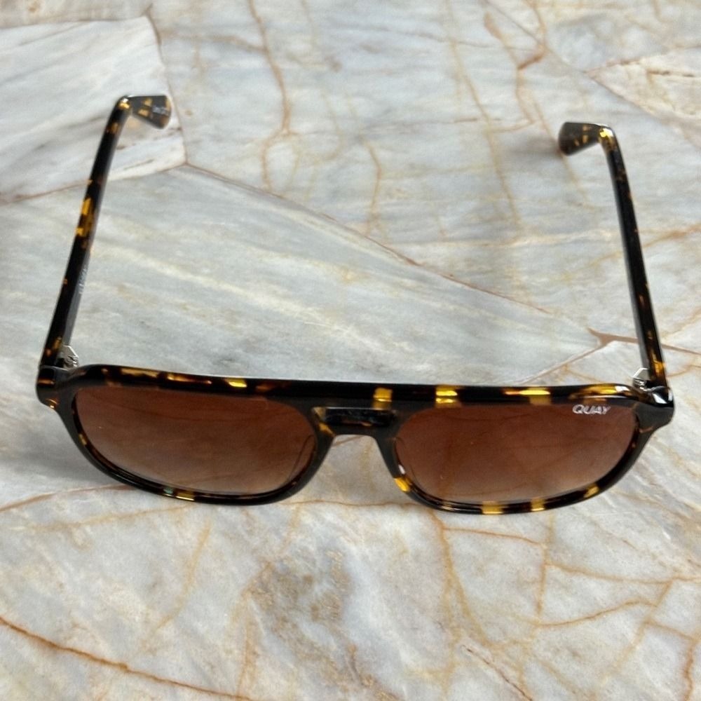 Quay Australia On The Fly Tortoise Shell Aviator Sunglasses Brown Gradient Lens - Picture 3 of 14